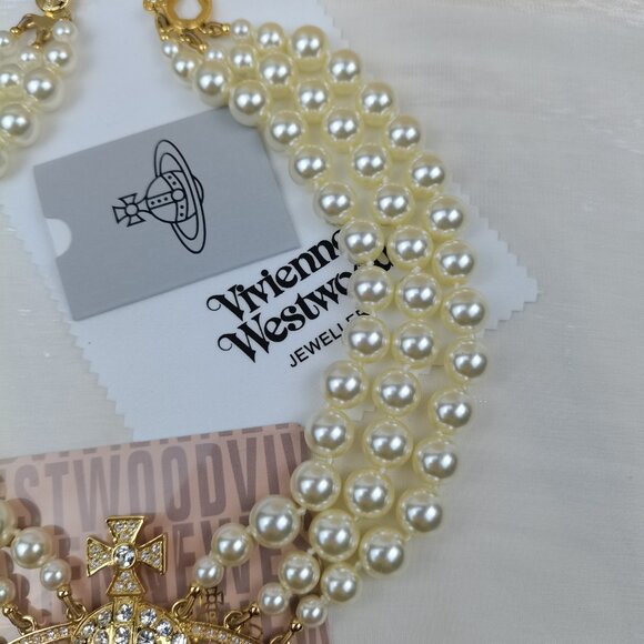 Vivienne Westwood Three Row Pearl Gold Bas Relief Choker Necklace - Picture 3 of 8